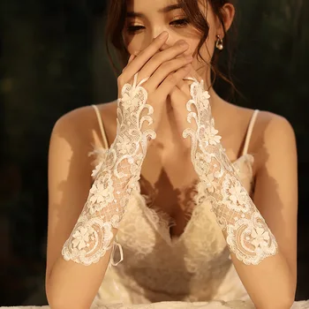 Сватбени ръкавици булки с бели перли за момичета Дантелено сватбена рокля Луксозни аксесоари със средна дължина, без пръсти, вечерни ръкавици