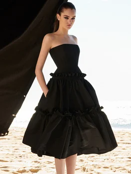 Черно Женствена рокля за Бала 2023, Елегантни Вечерни рокли Трапецовидна форма, Без Презрамки и ръкави С Волани, Вечерни Рокли в Стил Знаменитост, Robe De Soiree