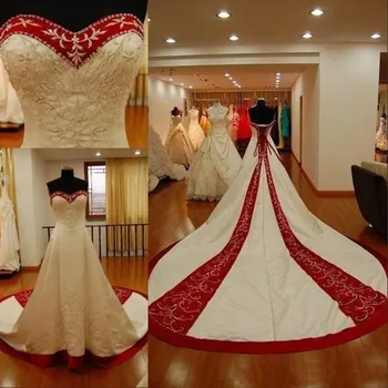 Традиционните червени и бели сватбени рокли с бродерия по-големи размери, корсет от дантела отзад, сватбената рокля Новия Sweetheart с влак под формата на параклис
